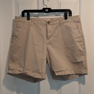 Old Navy khaki shorts size 14